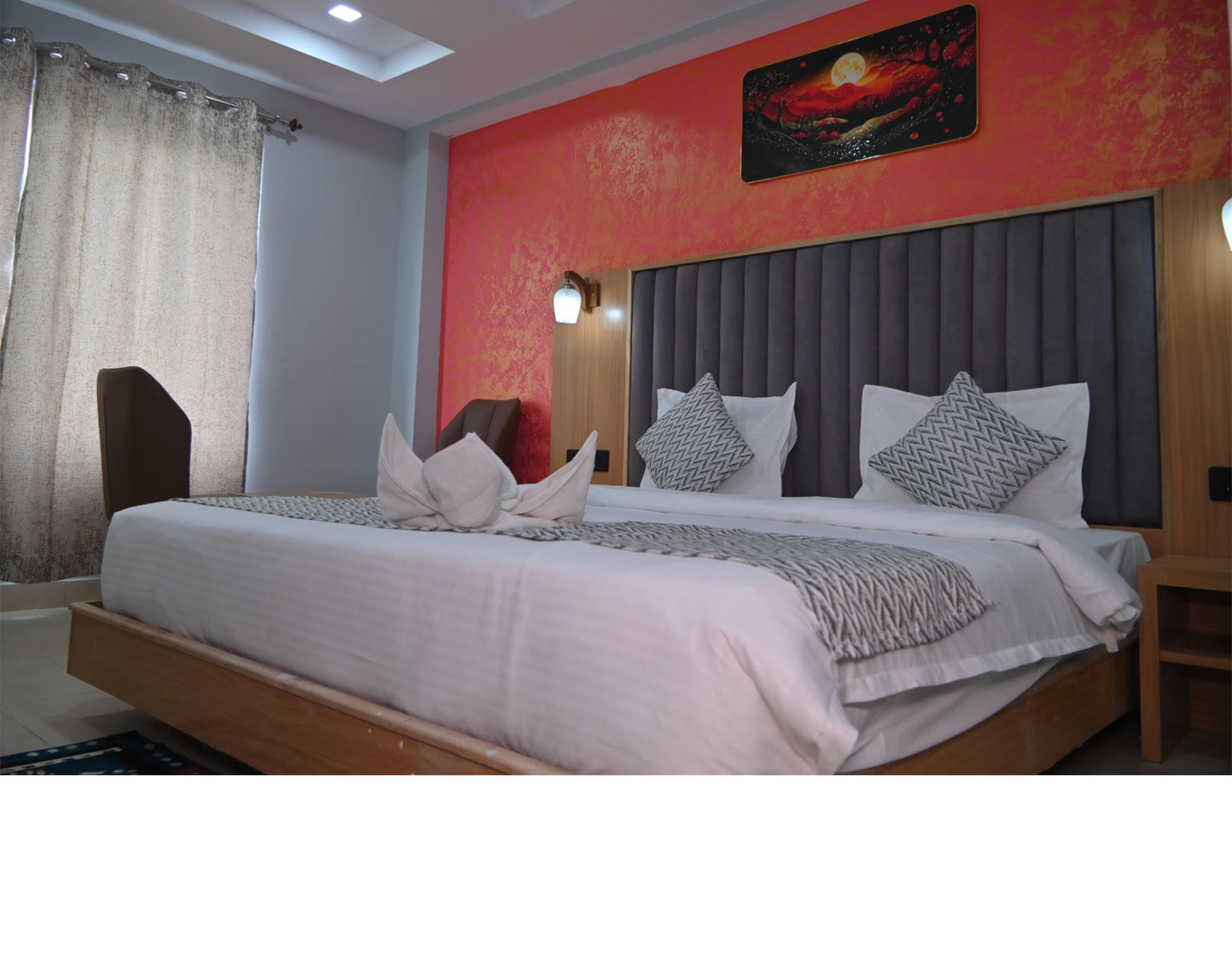 Deluxe Double Bedded Room